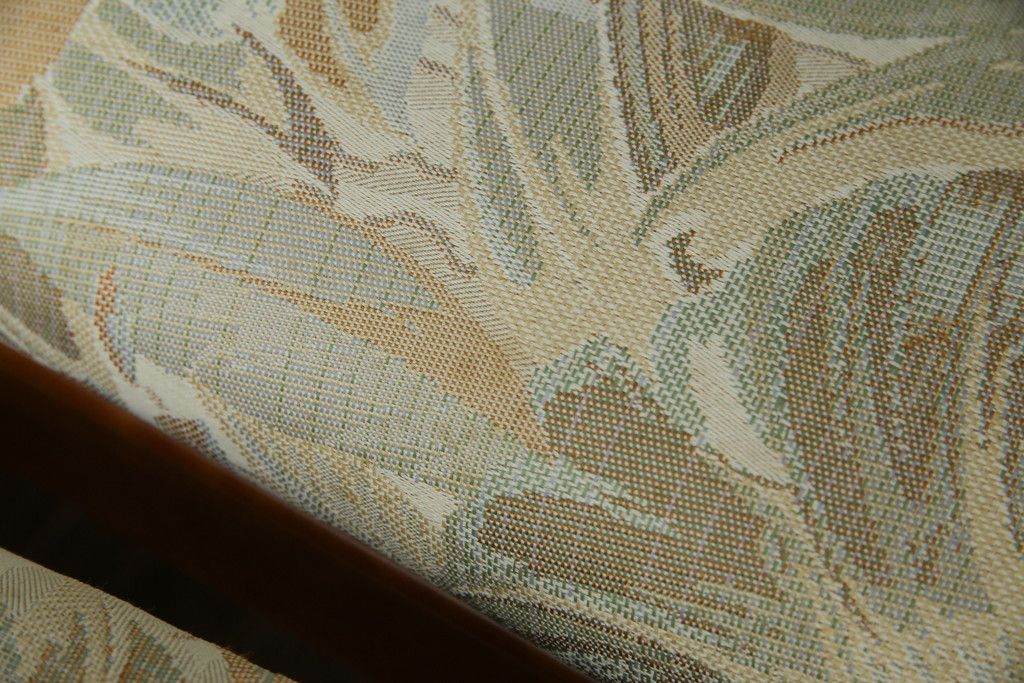 中古　横浜ダニエル(daniel)　LD(エルディー)シリーズ　A-543　品のある佇まいが素敵なチェア2脚セット(ダイニングチェア、椅子、バラ売り可能)(定価2脚で約50万円)(R-076628)