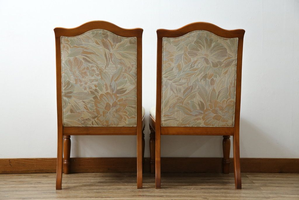 中古　横浜ダニエル(daniel)　LD(エルディー)シリーズ　A-543　品のある佇まいが素敵なチェア2脚セット(ダイニングチェア、椅子、バラ売り可能)(定価2脚で約50万円)(R-076628)