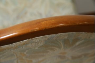 中古　横浜ダニエル(daniel)　LD(エルディー)シリーズ　A-543　品のある佇まいが素敵なチェア2脚セット(ダイニングチェア、椅子、バラ売り可能)(定価2脚で約50万円)(R-076628)