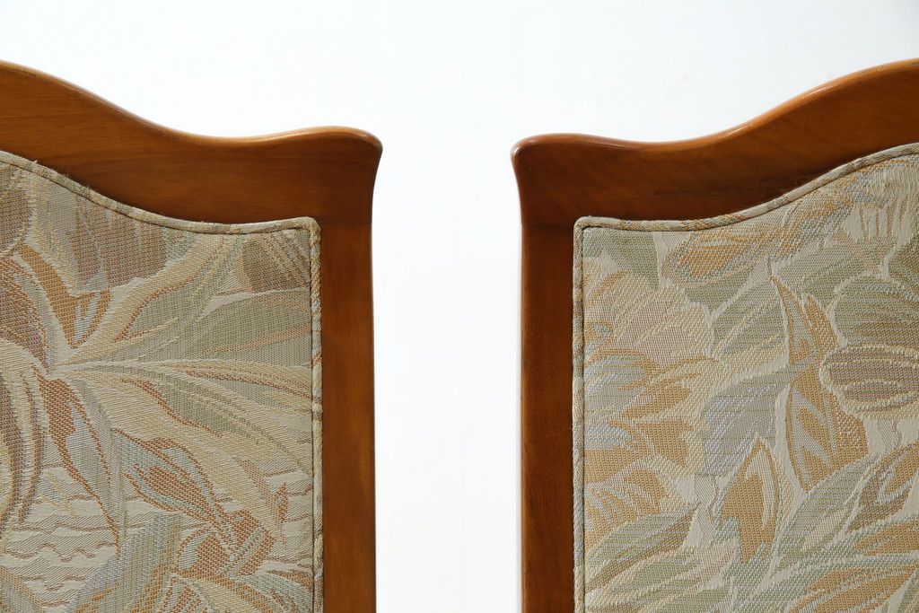 中古　横浜ダニエル(daniel)　LD(エルディー)シリーズ　A-543　品のある佇まいが素敵なチェア2脚セット(ダイニングチェア、椅子、バラ売り可能)(定価2脚で約50万円)(R-076628)