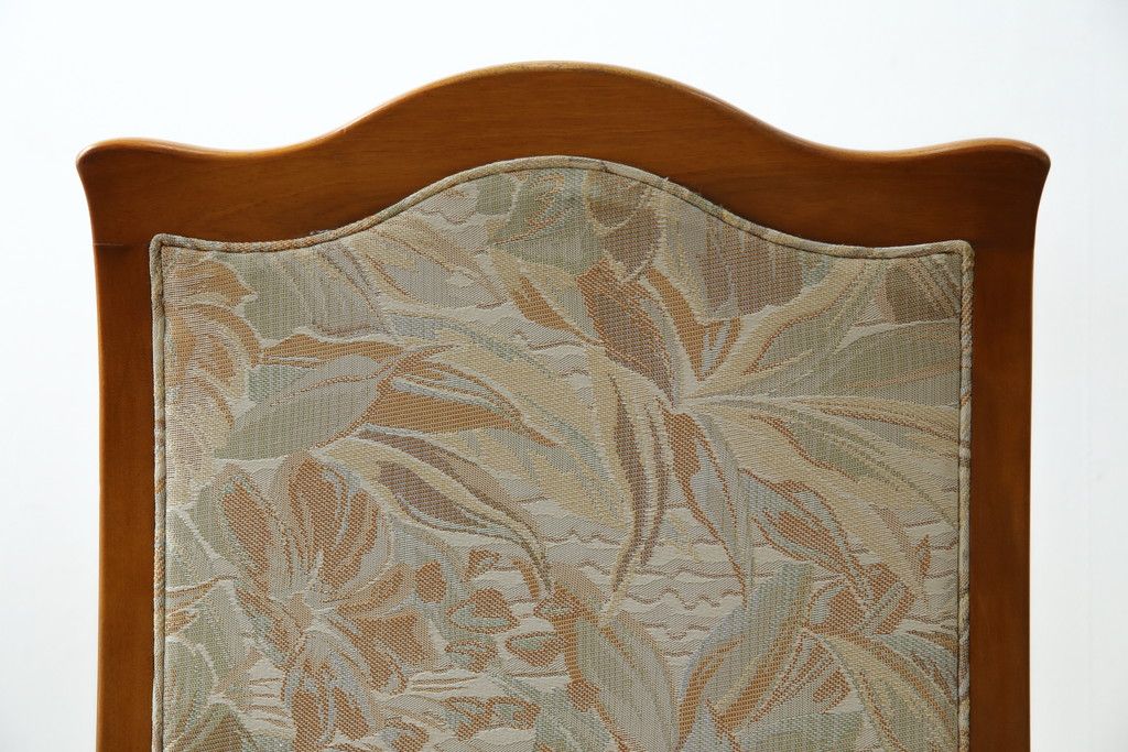 中古　横浜ダニエル(daniel)　LD(エルディー)シリーズ　A-543　品のある佇まいが素敵なチェア2脚セット(ダイニングチェア、椅子、バラ売り可能)(定価2脚で約50万円)(R-076628)