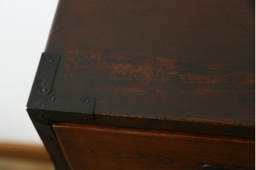 和製アンティーク　前面欅(ケヤキ)材　珍しい五丁引きの仙台箪笥　(R-076630)