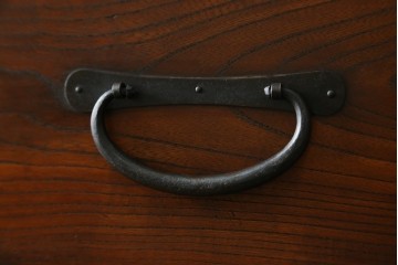 和製アンティーク　前面欅(ケヤキ)材　珍しい五丁引きの仙台箪笥　(R-076630)