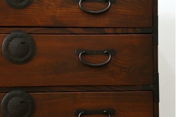 和製アンティーク　前面欅(ケヤキ)材　珍しい五丁引きの仙台箪笥　(R-076630)