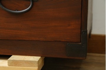 和製アンティーク　前面欅(ケヤキ)材　珍しい五丁引きの仙台箪笥　(R-076630)