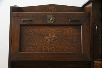 和製アンティーク　上手物　ナラ材　象嵌入り　木目を楽しめるデザインが魅力的なライティングビューロー(ワークデスク、簿記机、座机、収納棚、戸棚、在宅用、在宅ワーク用)(R-076631)