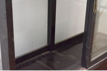 和製アンティーク　両面引き戸　タバコ屋　昔懐かしい雰囲気漂うガラスケース(たばこ、煙草、Gケース、ショーケース、飾り棚、陳列棚、店舗什器)(R-076641)