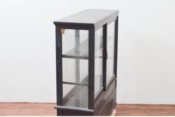 和製アンティーク　両面引き戸　タバコ屋　昔懐かしい雰囲気漂うガラスケース(たばこ、煙草、Gケース、ショーケース、飾り棚、陳列棚、店舗什器)(R-076641)