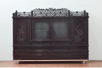 和製ビンテージ　未使用　展示品　黒檀(黒タン、コクタン、唐木)材　艶のある落ち着いた木の色味と重厚な佇まいが魅力的なサイドボード(収納棚、戸棚、飾り棚、サイドキャビネット、ヴィンテージ)(R-076644)