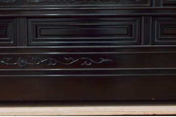 和製ビンテージ　未使用　展示品　黒檀(黒タン、コクタン、唐木)材　艶のある落ち着いた木の色味と重厚な佇まいが魅力的なサイドボード(収納棚、戸棚、飾り棚、サイドキャビネット、ヴィンテージ)(R-076644)