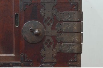和製アンティーク　前面欅(ケヤキ)材　上杢　時代の流れを感じる佇まいが趣深い会津帳場箪笥(時代箪笥、和タンス、収納たんす、整理箪笥、引き出し)(R-076646)