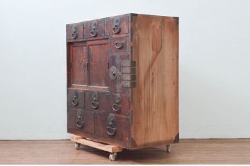 和製アンティーク　前面欅(ケヤキ)材　上杢　時代の流れを感じる佇まいが趣深い会津帳場箪笥(時代箪笥、和タンス、収納たんす、整理箪笥、引き出し)(R-076646)