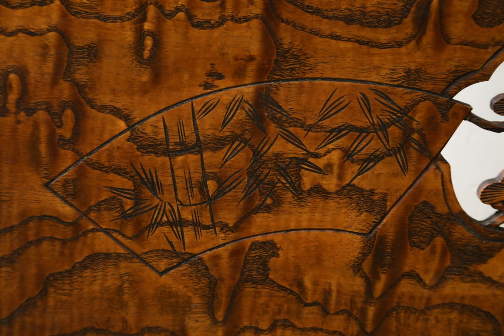 和製アンティーク　指物工芸家具　透かし彫り入り　タモ材の力強い杢目が目を惹く姿見　(R-076651)