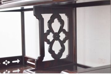 和製ビンテージ　未使用　展示品　シャム柿　艶のある深い木の色味が魅力的な飾り棚(違い棚、茶棚、戸棚、収納棚、ヴィンテージ)(R-076652)