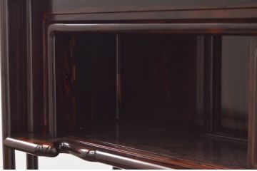 和製ビンテージ　未使用　展示品　シャム柿　艶のある深い木の色味が魅力的な飾り棚(違い棚、茶棚、戸棚、収納棚、ヴィンテージ)(R-076653)