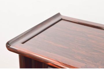 和製ビンテージ　未使用　展示品　シャム柿　艶のある深い木の色味が魅力的な飾り棚(違い棚、茶棚、戸棚、収納棚、ヴィンテージ)(R-076653)