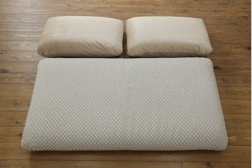 中古　大塚家具購入　モリシゲ(MORISHIGE/森繁)　ユニークなデザインが空間のアクセントになる2人掛けソファ(二人掛け、2P)(R-076655)