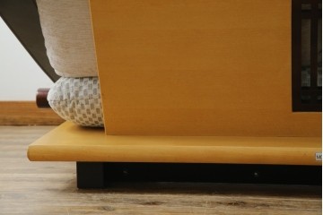 中古　大塚家具購入　モリシゲ(MORISHIGE/森繁)　ユニークなデザインが空間のアクセントになる2人掛けソファ　(R-076655)