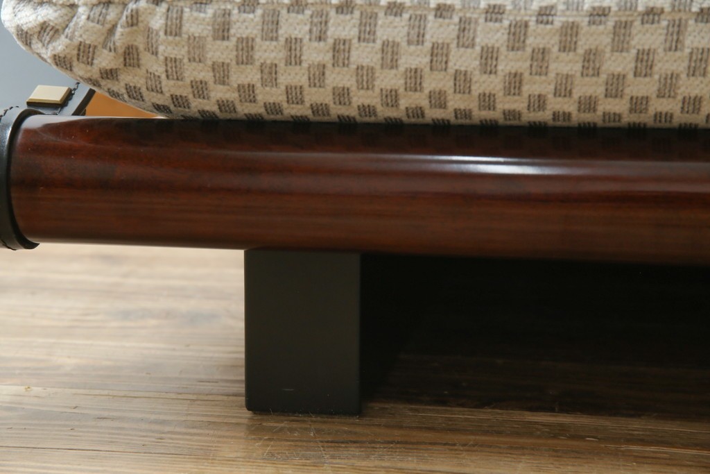 中古　大塚家具購入　モリシゲ(MORISHIGE/森繁)　ユニークなデザインが空間のアクセントになる2人掛けソファ　(R-076655)