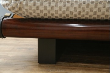 中古　大塚家具購入　モリシゲ(MORISHIGE/森繁)　ユニークなデザインが空間のアクセントになる2人掛けソファ　(R-076655)