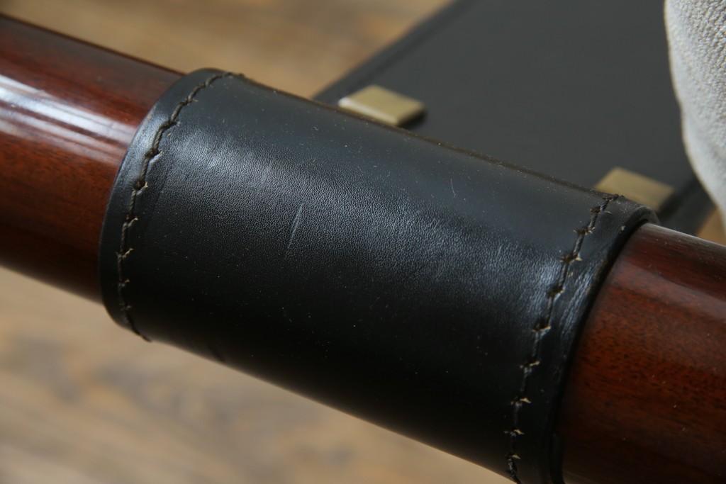 中古　大塚家具購入　モリシゲ(MORISHIGE/森繁)　ユニークなデザインが空間のアクセントになる2人掛けソファ　(R-076655)