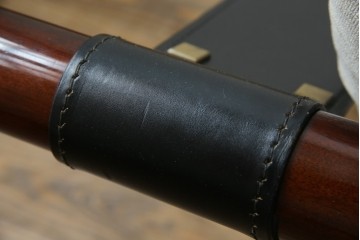 中古　大塚家具購入　モリシゲ(MORISHIGE/森繁)　ユニークなデザインが空間のアクセントになる2人掛けソファ　(R-076655)