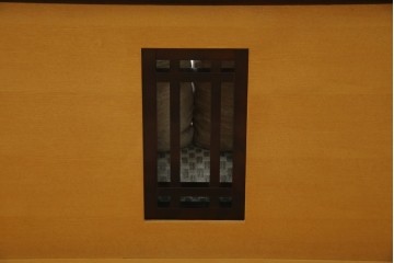 中古　大塚家具購入　モリシゲ(MORISHIGE/森繁)　ユニークなデザインが空間のアクセントになる2人掛けソファ　(R-076655)