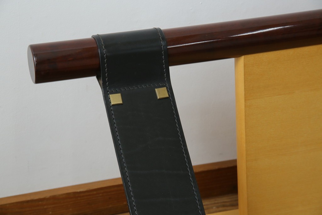 中古　大塚家具購入　モリシゲ(MORISHIGE/森繁)　ユニークなデザインが空間のアクセントになる2人掛けソファ　(R-076655)