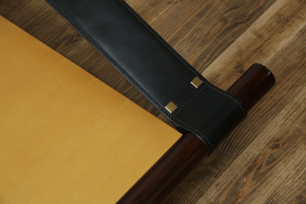 中古　大塚家具購入　モリシゲ(MORISHIGE/森繁)　ユニークなデザインが空間のアクセントになる2人掛けソファ　(R-076655)