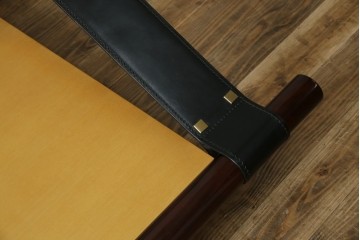 中古　大塚家具購入　モリシゲ(MORISHIGE/森繁)　ユニークなデザインが空間のアクセントになる2人掛けソファ　(R-076655)