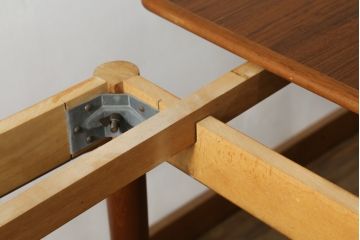 デンマークビンテージ　チーク材　シンプルなデザインが取り入れやすいダイニングテーブル(エクステンションテーブル、ドローリーフテーブル、食卓、2人掛け、4人掛け、6人掛け、北欧、ヴィンテージ)(R-076656)