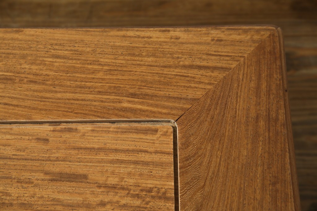 中古　伝統工芸品　大阪唐木指物　中澤唐木　尾崎作　花梨(カリン)材　和モダンな空間づくりにおすすめの座卓　(R-076657)