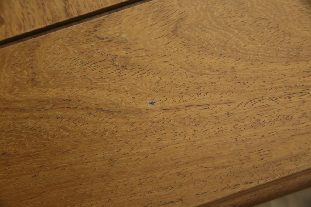 中古　伝統工芸品　大阪唐木指物　中澤唐木　尾崎作　花梨(カリン)材　和モダンな空間づくりにおすすめの座卓　(R-076657)