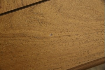 中古　伝統工芸品　大阪唐木指物　中澤唐木　尾崎作　花梨(カリン)材　和モダンな空間づくりにおすすめの座卓　(R-076657)