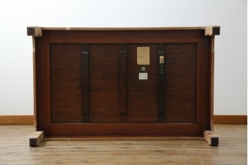 中古　伝統工芸品　大阪唐木指物　中澤唐木　尾崎作　花梨(カリン)材　和モダンな空間づくりにおすすめの座卓　(R-076657)