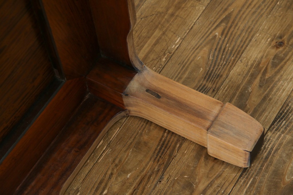 中古　伝統工芸品　大阪唐木指物　中澤唐木　尾崎作　花梨(カリン)材　和モダンな空間づくりにおすすめの座卓　(R-076657)