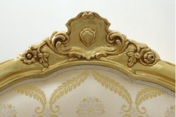 中古　美品　イタリア高級家具　SILIK(シリック)　ロココ調　優雅でロマンチックな雰囲気溢れるシェーズロング(カウチソファ、2人掛けソファ、2P、長椅子、二人掛け)(定価約190万円)(R-076658)