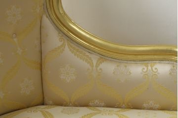 中古　美品　イタリア高級家具　SILIK(シリック)　ロココ調　優雅でロマンチックな雰囲気溢れるシェーズロング(カウチソファ、2人掛けソファ、2P、長椅子、二人掛け)(定価約190万円)(R-076658)