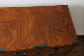 中古　岩谷堂箪笥　伊勢丹オリジナルF型　漆塗り　美しい杢目と手打ち金具が魅力の和箪笥(整理箪笥、衣装タンス、収納たんす、引き出し、サイドチェスト)(R-076659)