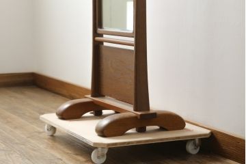 中古　美品　タモ材　落ち着きのある佇まいが魅力的な姿見(スタンドミラー、鏡)(R-076661)