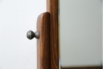 中古　美品　タモ材　落ち着きのある佇まいが魅力的な姿見　(R-076661)