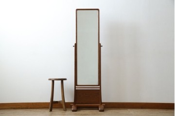 中古　美品　タモ材　落ち着きのある佇まいが魅力的な姿見　(R-076661)