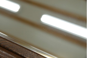 中古　美品　タモ材　落ち着きのある佇まいが魅力的な姿見　(R-076661)