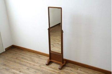 中古　美品　タモ材　落ち着きのある佇まいが魅力的な姿見　(R-076661)