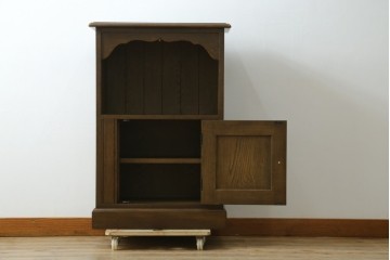中古　神戸洋家具　オーク材　彫刻入り　落ち着いた色味が魅力的な電話台　(R-076663)