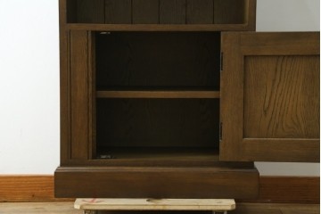 中古　神戸洋家具　オーク材　彫刻入り　落ち着いた色味が魅力的な電話台　(R-076663)