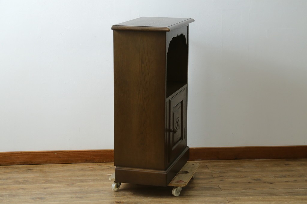 中古　神戸洋家具　オーク材　彫刻入り　落ち着いた色味が魅力的な電話台　(R-076663)