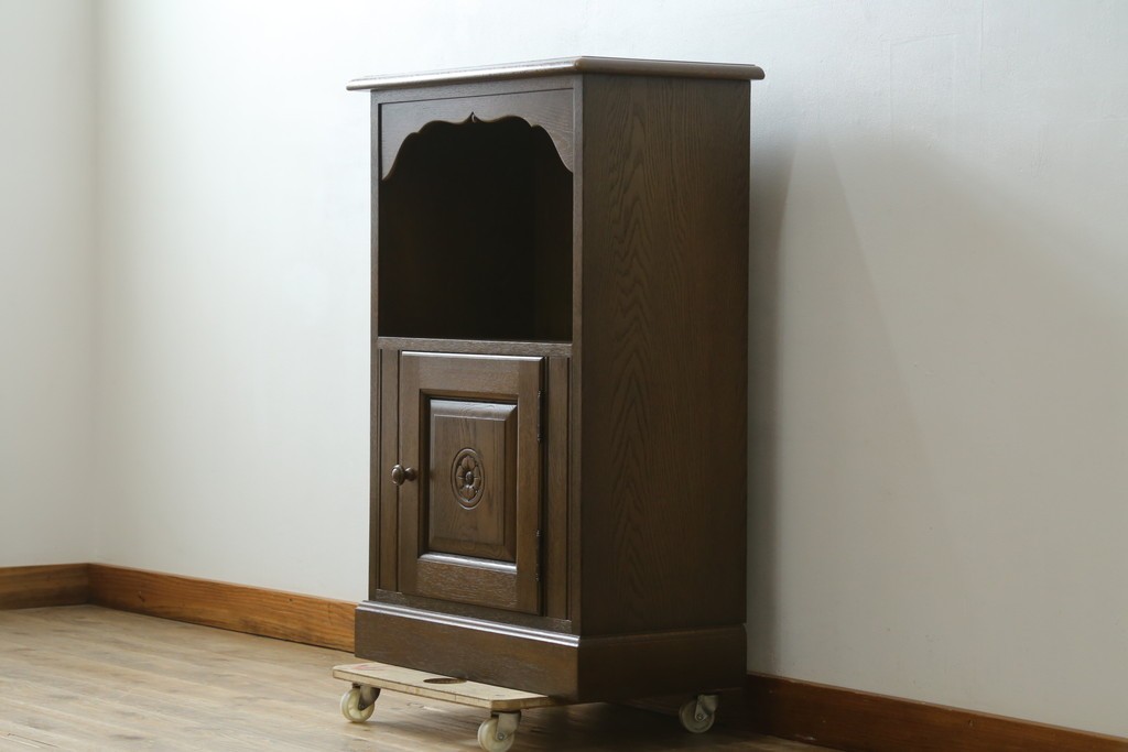 中古　神戸洋家具　オーク材　彫刻入り　落ち着いた色味が魅力的な電話台　(R-076663)