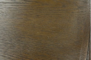 中古　神戸洋家具　オーク材　彫刻入り　落ち着いた色味が魅力的な電話台　(R-076663)