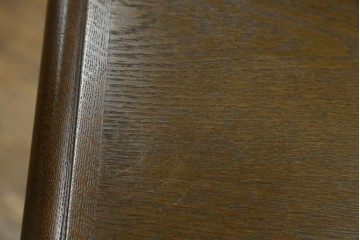 中古　神戸洋家具　オーク材　彫刻入り　落ち着いた色味が魅力的な電話台　(R-076663)